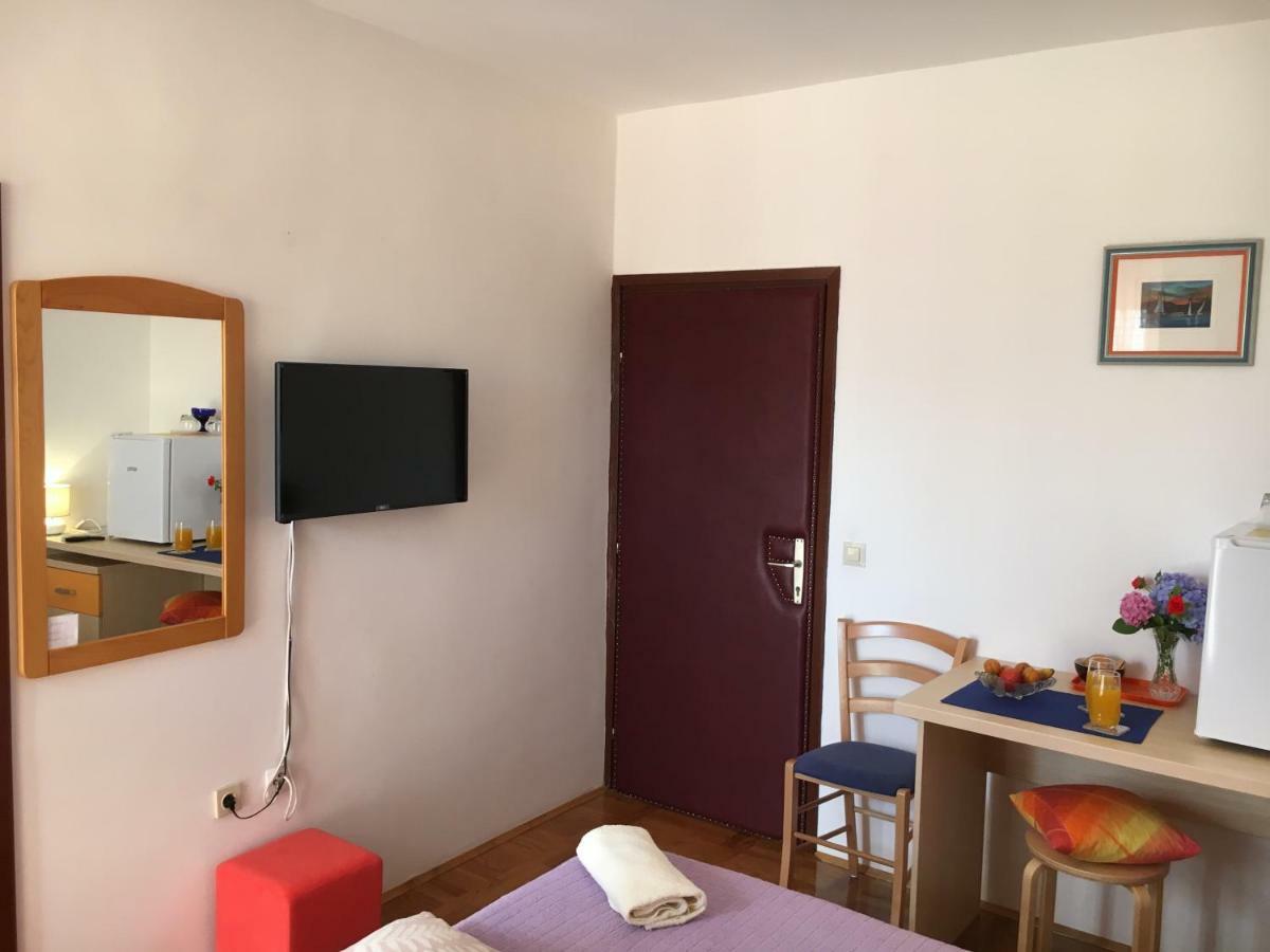 Studio Apartment And Rooms Adria Vodice Exterior foto
